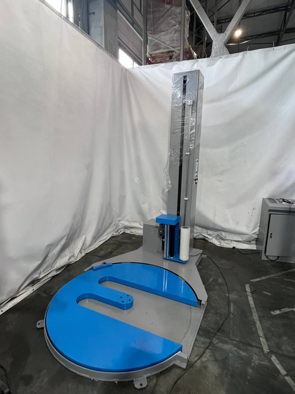 Паллетообмотчик с платформой под рохлю