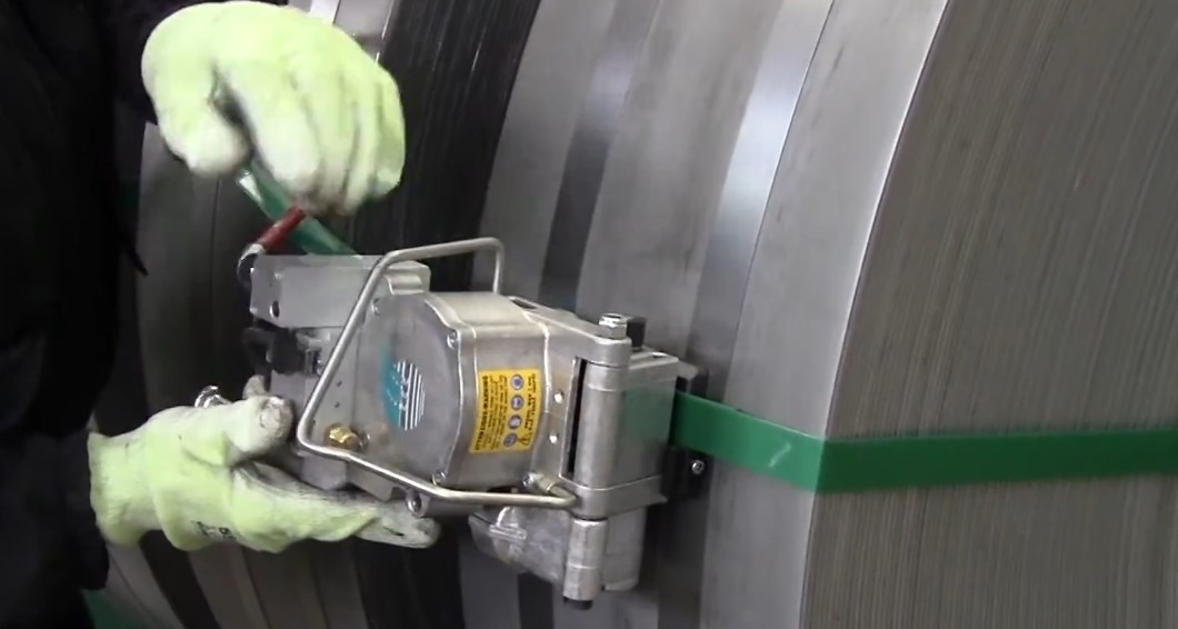 Пневматический стреппинг инструмент