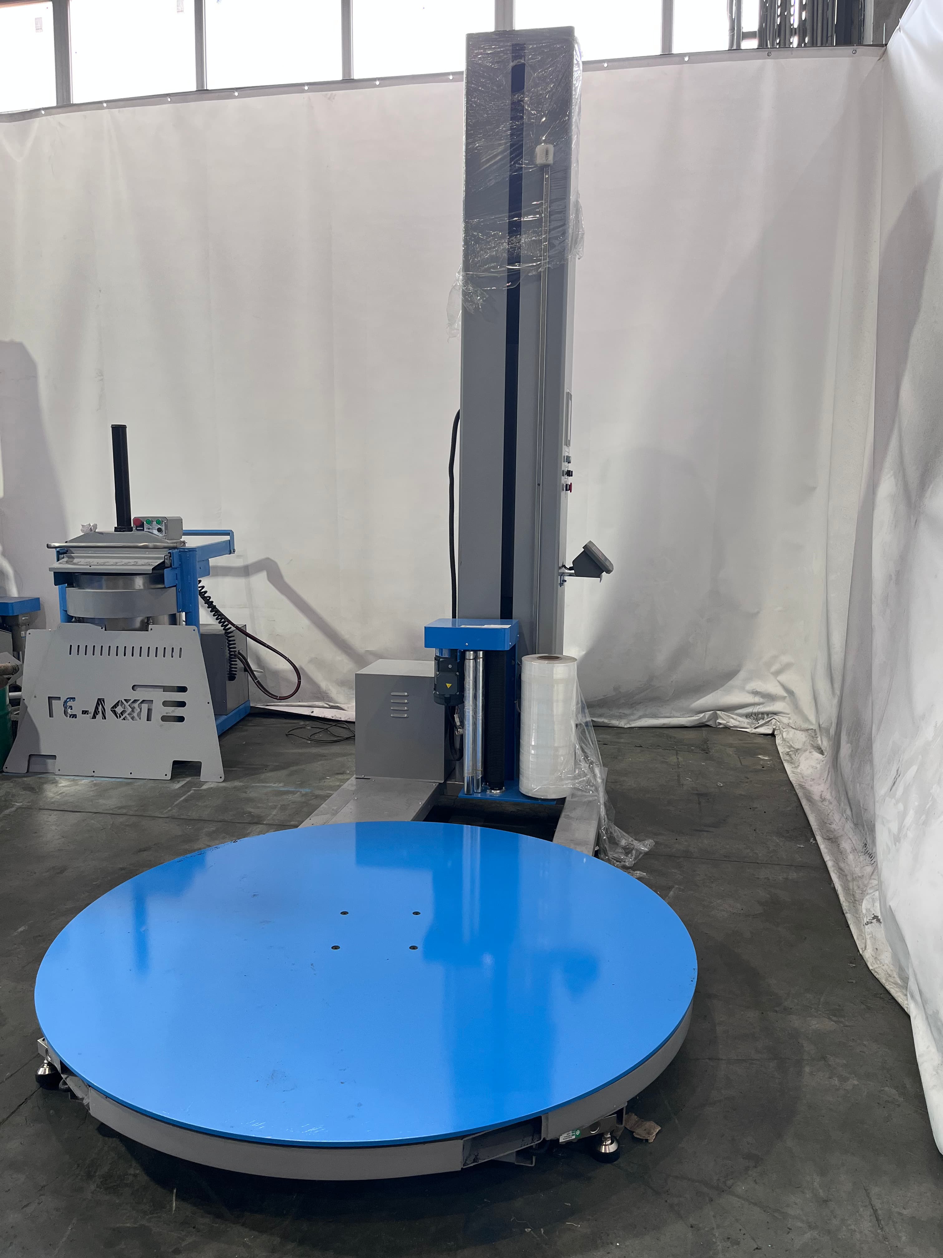 Полуавтоматические паллетообмотчики